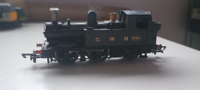 Hornby R2026C GWR Green 0-4-2T Class 14xx No. 1444