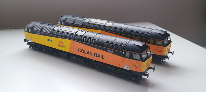Vitrains V2083/5 Class 47 Twin pack Colas Rail Rail Express Exclusive