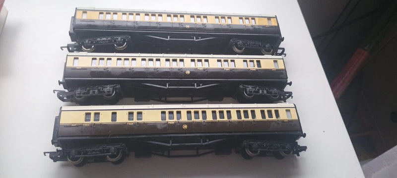 Hornby Rake Of 3 GWR Composite Coaches Chocolate/Cream  R456, R457 & R429