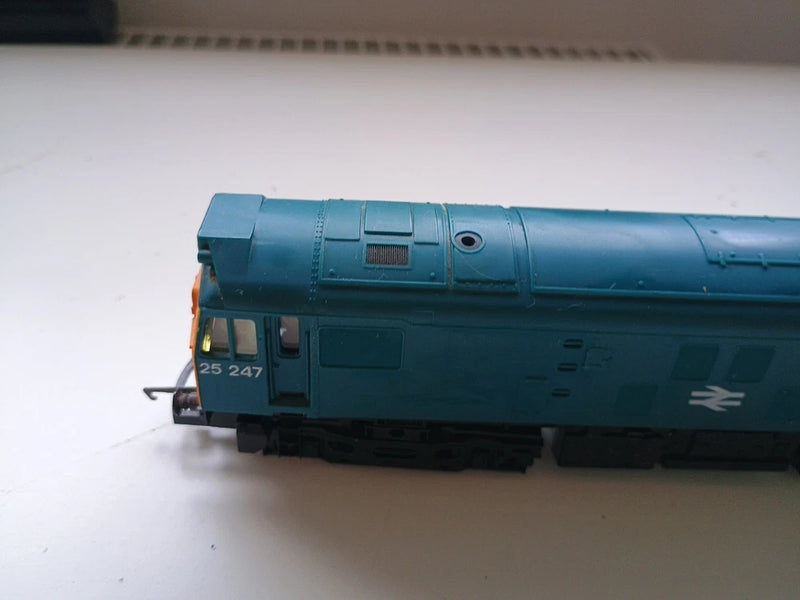 Hornby R068 Class 25 Diesel Locomotive No. 25247 British Rail Blue Livery OO
