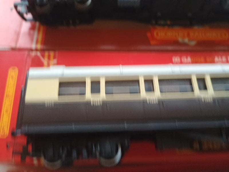Hornby Rake Of 3 GWR Composite Coaches Chocolate/Cream 2 x R456 & 1 x R457 Brake