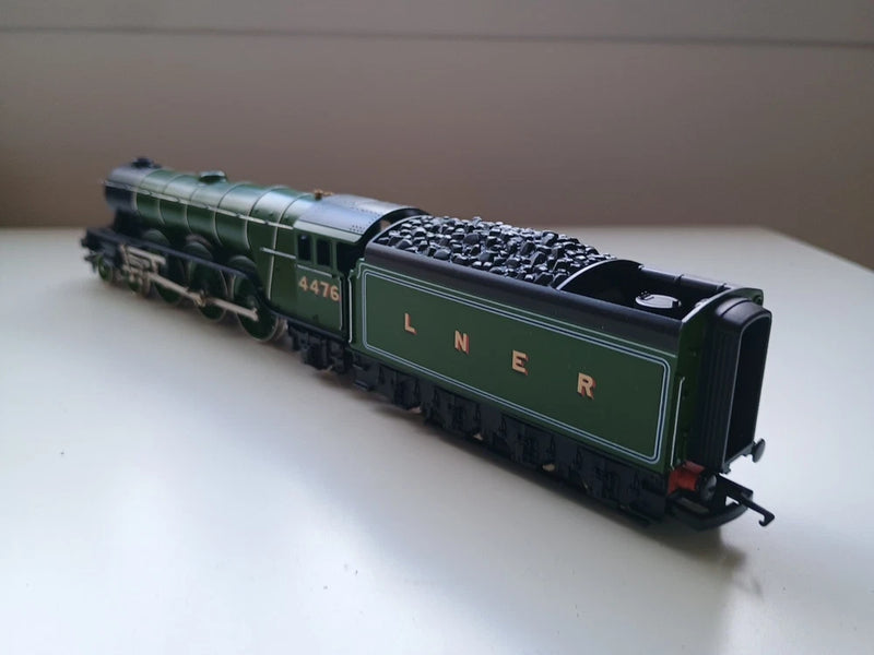 Hornby Railways R042 LNER 4-6-2 Locomotive Royal Lancer No. 4476 Boxed