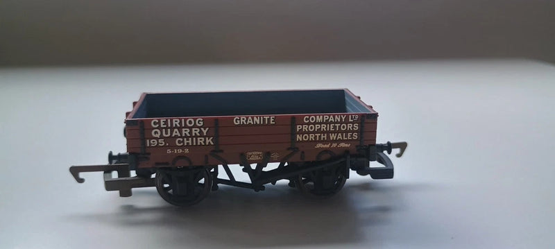 Hornby R6197 4 Plank Wagon Brown Ceiriog Granite Co. Unboxed