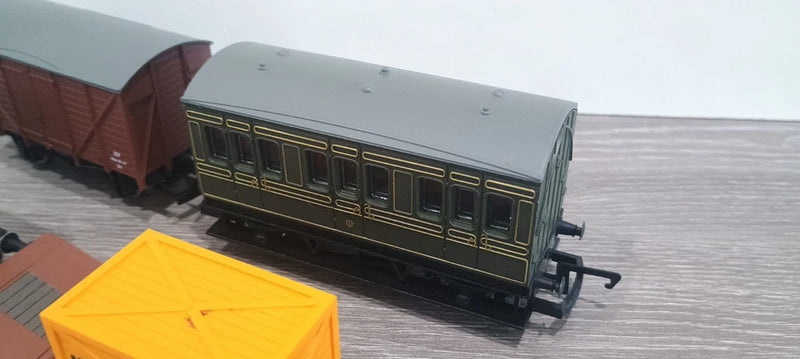 Hornby Rake Of  4 Coaches & Wagons Un-boxed OO Gauge From Southern Star Set