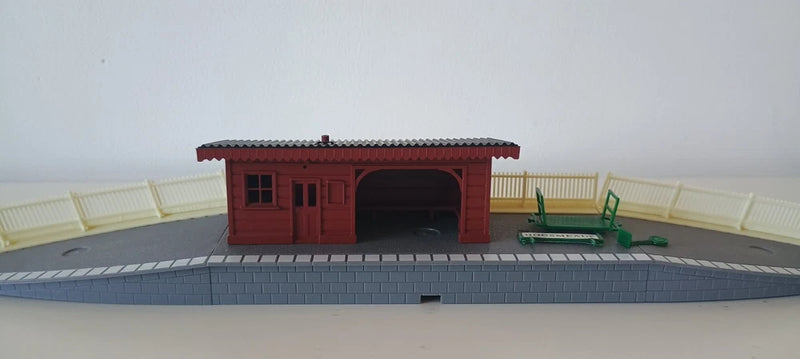 Hornby Harry Potter Hogmeade Station Halt Platform & Accessories Unboxed.