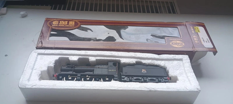 Airfix GMR 54123-9 Fowler BR (LMS Class 4F 0-6-0) 44454 in BR Black, Early Crest
