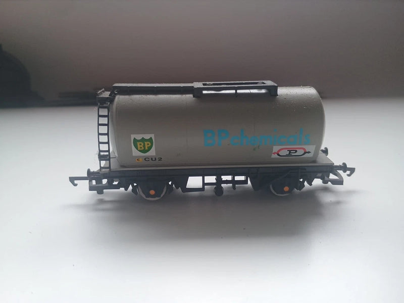 Hornby R218 BP Chemicals Tank Wagon Boxed OO Gauge
