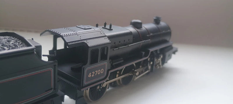 Lima OO Gauge L205120 Class 5 Crab 2-6-0 No. 42700 BR Black Early Crest