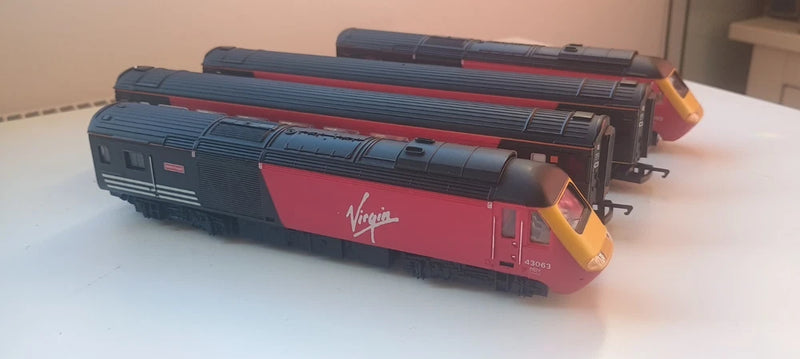 Hornby R2045 Virgin Trains 125 High Speed Train Pack Boxed VGC HST Virgin Livery