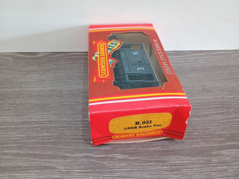 Hornby OO Gauge R031 NE 20T Brake Van Boxed