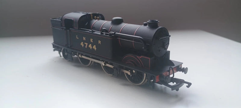 Mainline OO 954158 Class N2 0-6-2 Tank No. 4744 LNER Black New & Boxed