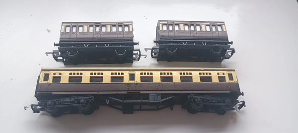 Hornby  Rake Of 3 Mixed Unboxed G.W.R. Coaches Inc 2 X R446 4 Wheel Coaches