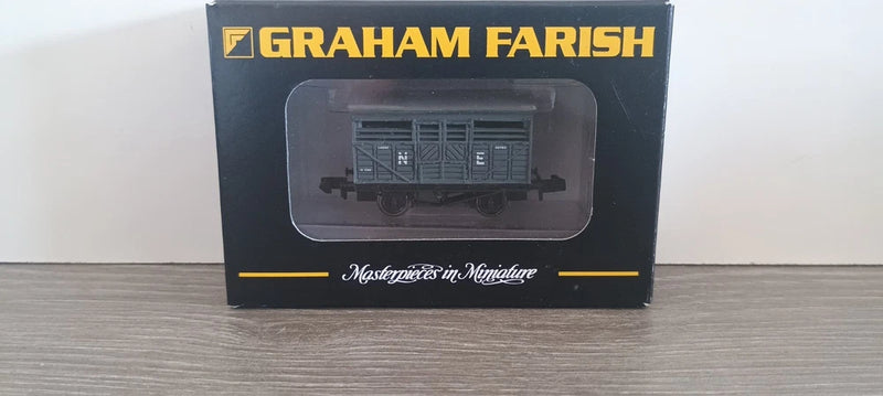 Graham Farish 373-254 12 Ton Cattle Van  NE Grey N gauge Boxed
