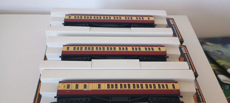 Mainline Rake Of 3 57Ft BR Cream/Crimson Corridor Coach 37-111 X2 & 37-112 Boxed