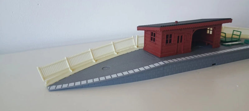 Hornby Harry Potter Hogmeade Station Halt Platform & Accessories Unboxed.