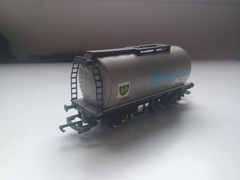 Hornby R218 BP Chemicals Tank Wagon Boxed OO Gauge