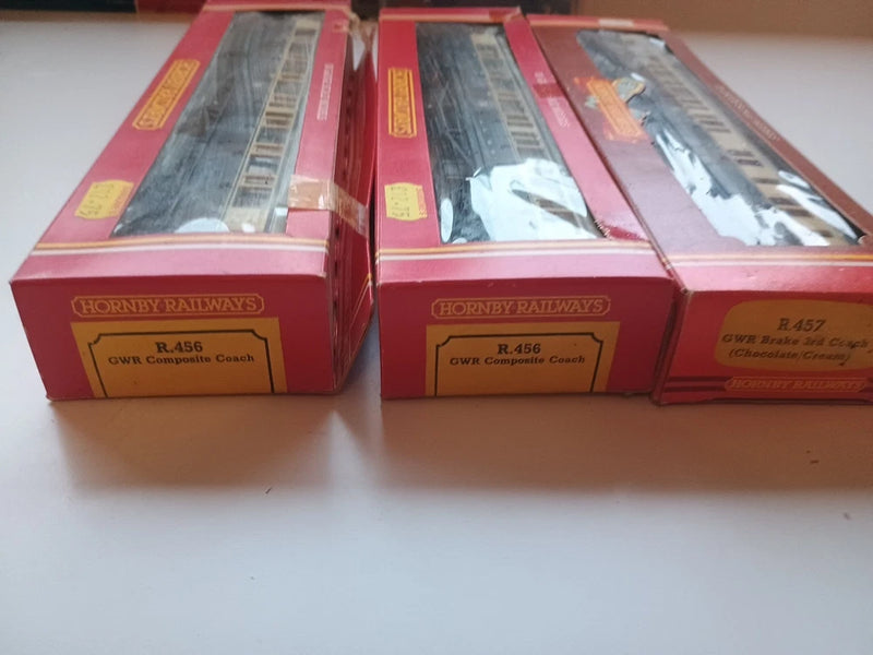 Hornby Rake Of 3 GWR Composite Coaches Chocolate/Cream 2 x R456 & 1 x R457 Brake