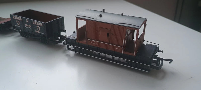 Hornby Rake Of 2 Mixed Wagons and A Brake Van Unboxed OO Gauge Lowmac