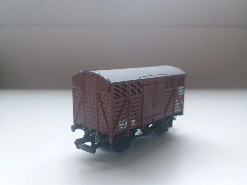 Bachmann 33-201 12 Ton Fruit Van BR Brown New & Boxed OO Gauge.