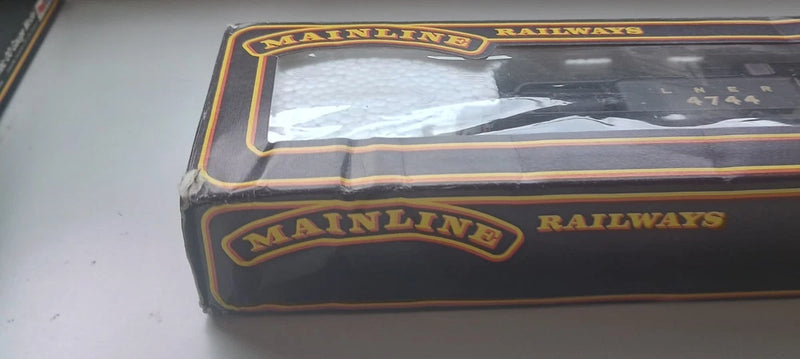 Mainline OO 954158 Class N2 0-6-2 Tank No. 4744 LNER Black New & Boxed