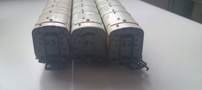 Hornby Rake Of 3 GWR Composite Coaches Chocolate/Cream  R456, R457 & R429