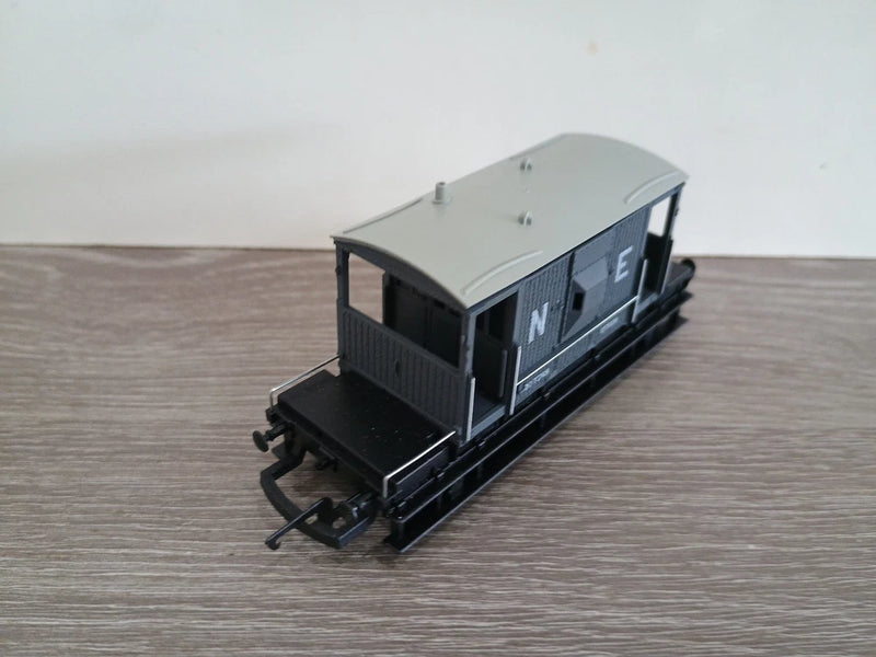 Hornby OO Gauge R031 NE 20T Brake Van Boxed