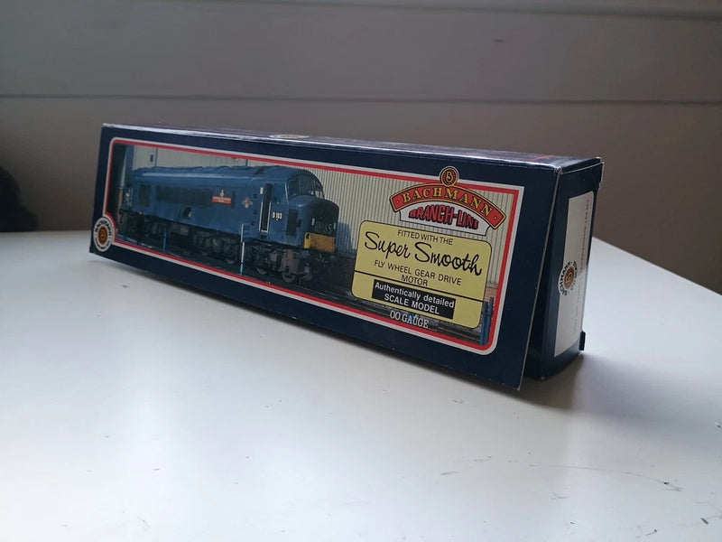 Bachmann 31-075 Class 46 Peak Diesel 46026 Leicestershire & Derbyshire Yeomanry