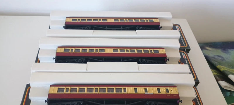 Mainline Rake Of 3 57Ft BR Cream/Crimson Corridor Coach 37-111 X2 & 37-112 Boxed