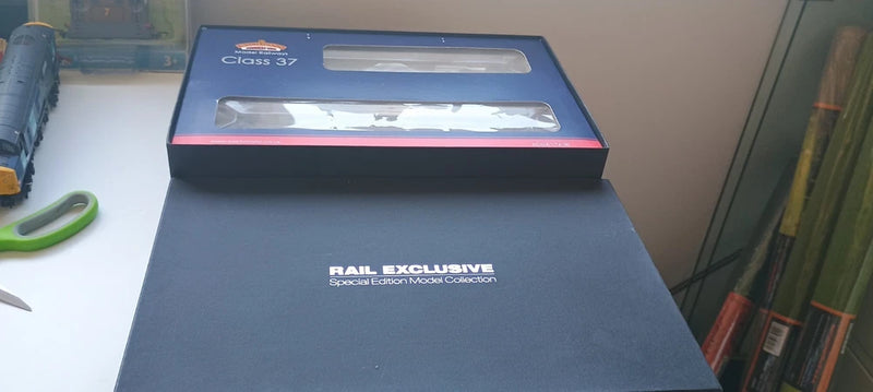Bachmann Spares Class 37 Twin Empty Boxes With Plastic Inserts Rail Exclusives
