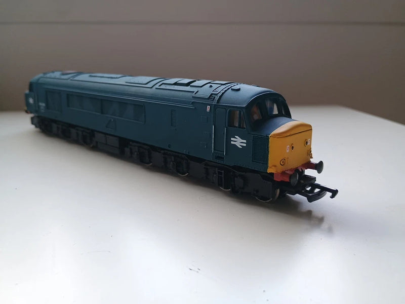 Bachmann 31-075 Class 46 Peak Diesel 46026 Leicestershire & Derbyshire Yeomanry