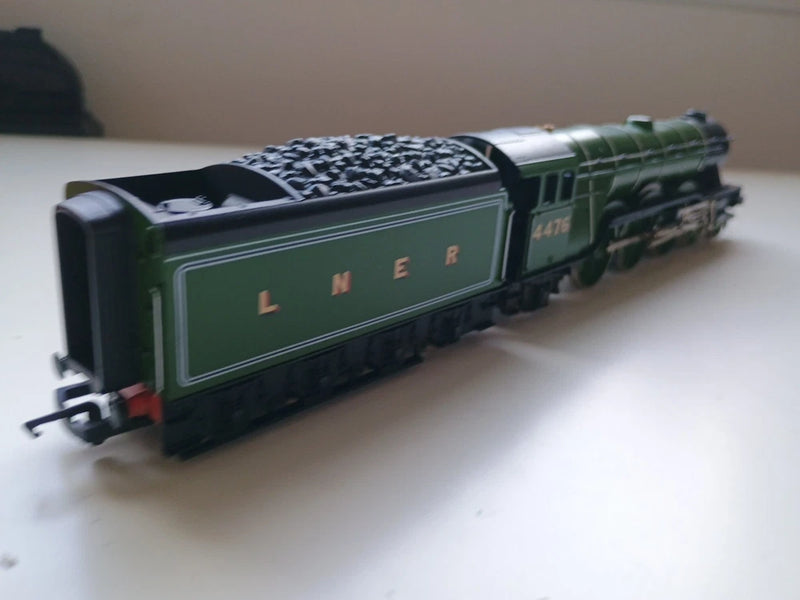 Hornby Railways R042 LNER 4-6-2 Locomotive Royal Lancer No. 4476 Boxed