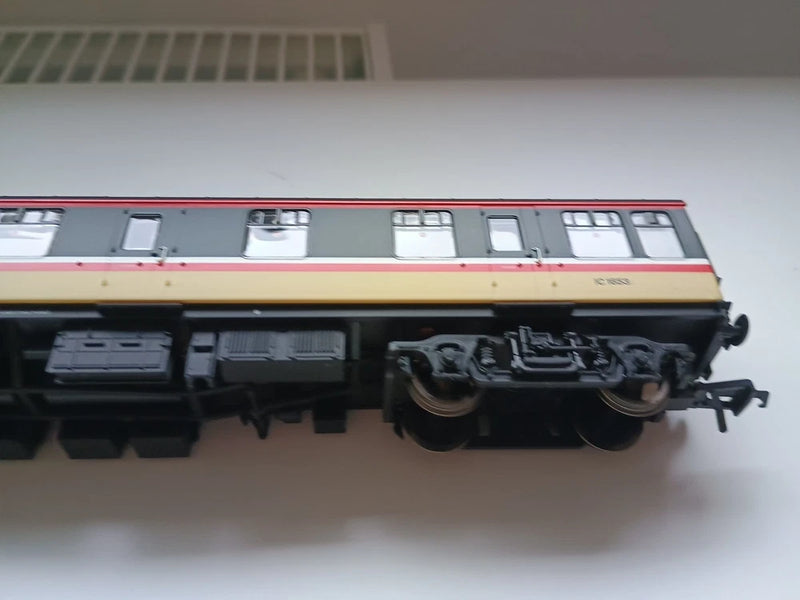 Hornby R4974A BR Intercity Mk1 Restaurant Buffet  Coach No  1653 OO Gauge